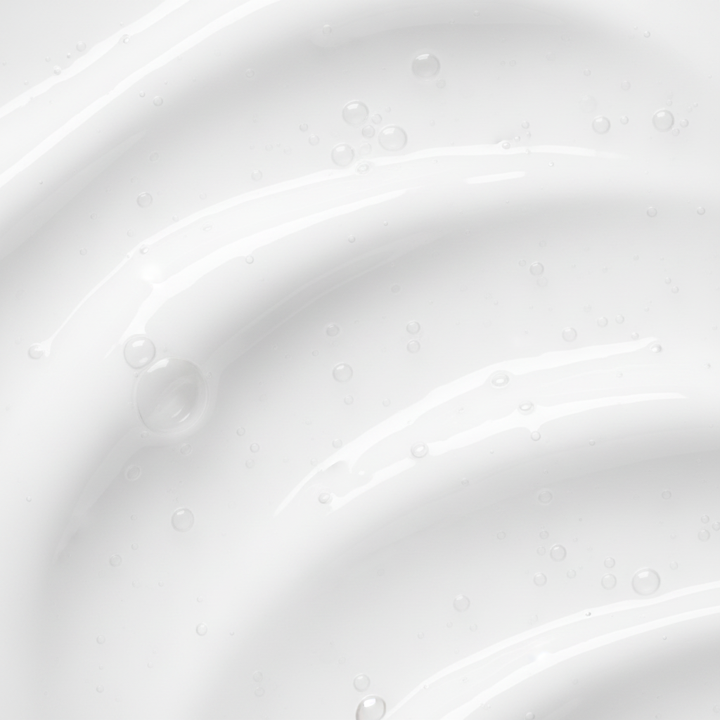 Gloss & Balance Shampoo - Clinical texture close-up